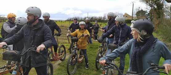 Photo rando trottinette dans les vignes